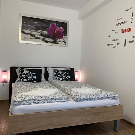 Criss Home Bulevard Алба Юлия Екстериор снимка