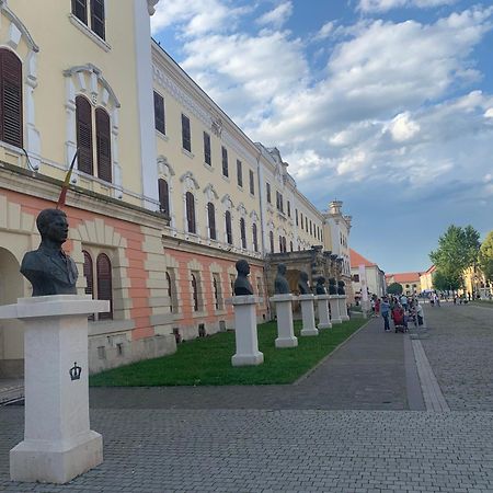 Criss Home Bulevard Алба Юлия Екстериор снимка