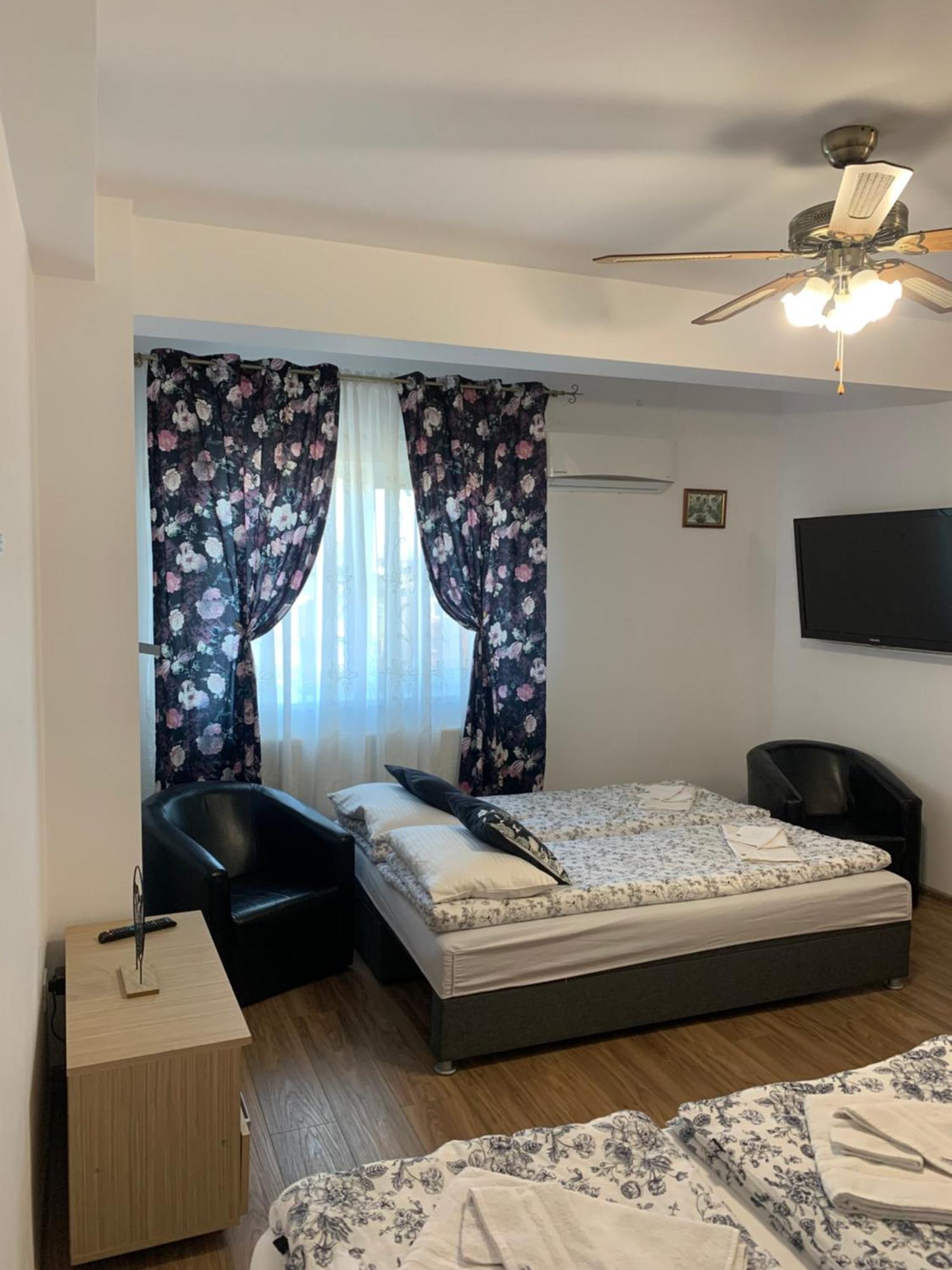 Criss Home Bulevard Алба Юлия Екстериор снимка